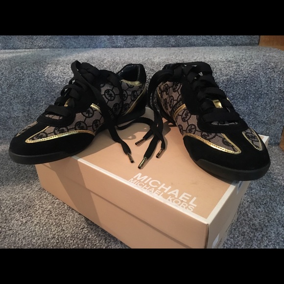 Michael Kors shoes - Picture 2 of 7